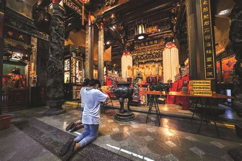  ¡Sumérgete en la Historia y la Naturaleza con el Templo de Qingshan en Meishan!